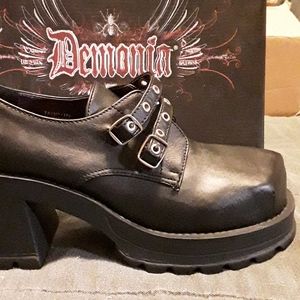 *NEW* Demonia size 9 Trucker Shoes, PU
